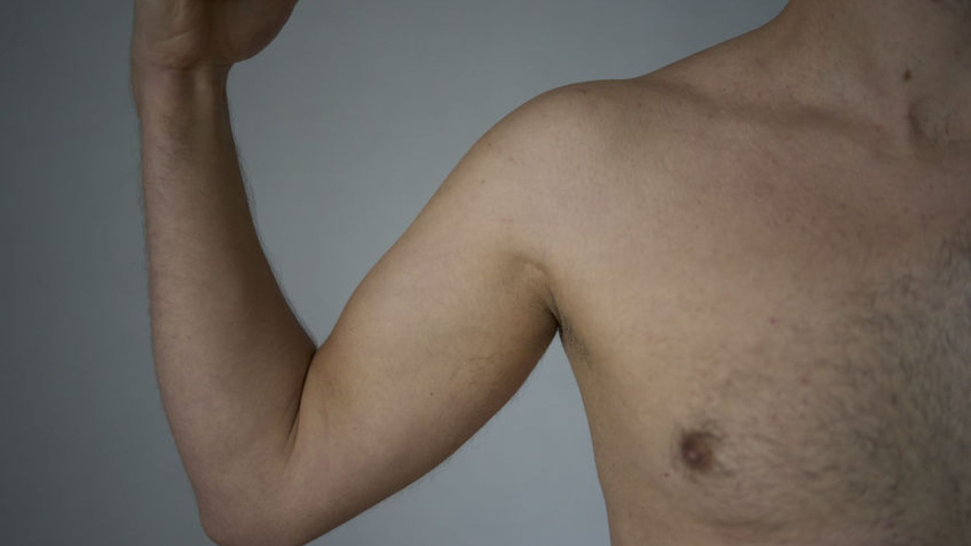 Epilation bras homme