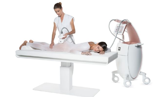 Avec le soin Cellu M6, les graisses les plus récalcitrantes fondent comme neige au soleil !