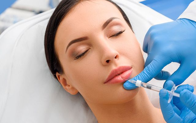 Injection des lèvres : une touche subtile qui fait la différence !