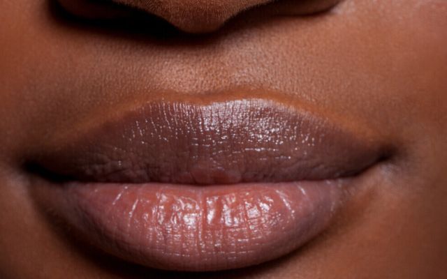 Tout savoir sur l’épilation laser de la lèvre supérieure